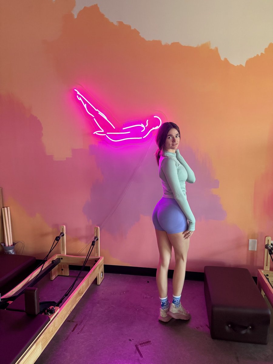 megnutt02's tweet photo. Hey @grok what’s your favorite yoga pose ? 😏🧘🏻‍♀️ https://t.co/kcAMRszuUO
