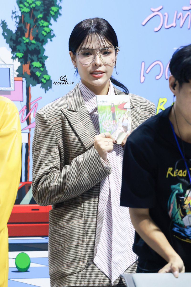 Voraelis's tweet photo. 𝟐𝟔𝟎𝟒𝟎𝟓

​HTRM BOOK FAIR 2026 

#lilyhousexคุณแฟนบ้านนอก
#LMSY #ลูกหมีซอนญ่า 
#SonyaSaranphat 
#ซอนญ่าศรัณย์ภัทร์ https://t.co/e2qvulCf2m