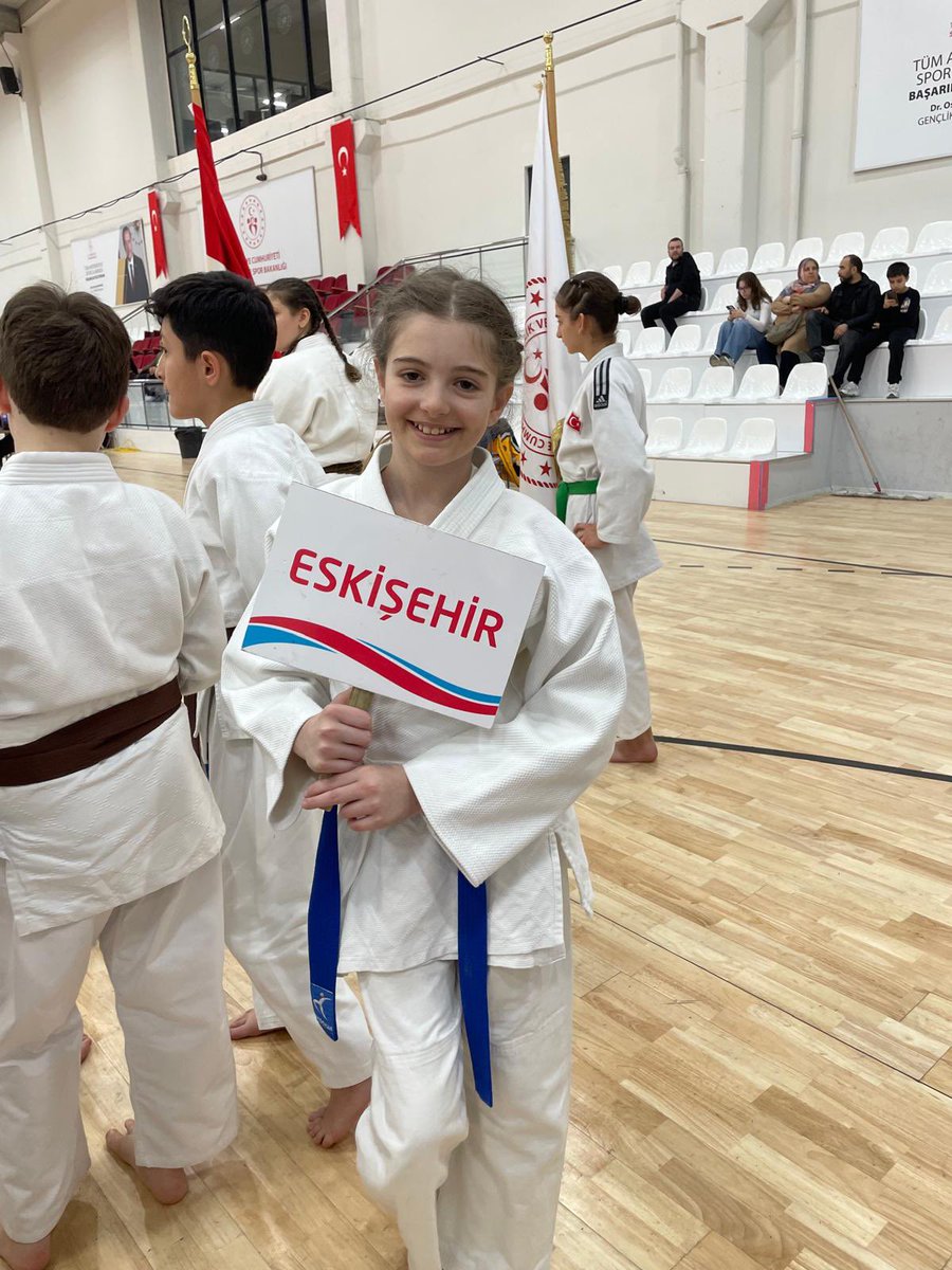 04-05 Nisan 2026 tarihlerinde Zonguldak / Kozlu’da düzenlenen Okul Sporları Küçükler Judo Grup Müsabakalarında sporcularımız:
🇹🇷 50 kg: Efe Kemal Şentürk – 3.
🇹🇷 57 kg: Sare Işık – 5.
🇹🇷 60 kg: Eren Bayatlı – 5.
Sporcularımızı tebrik ediyor, başarılarının devamını diliyoruz 👏