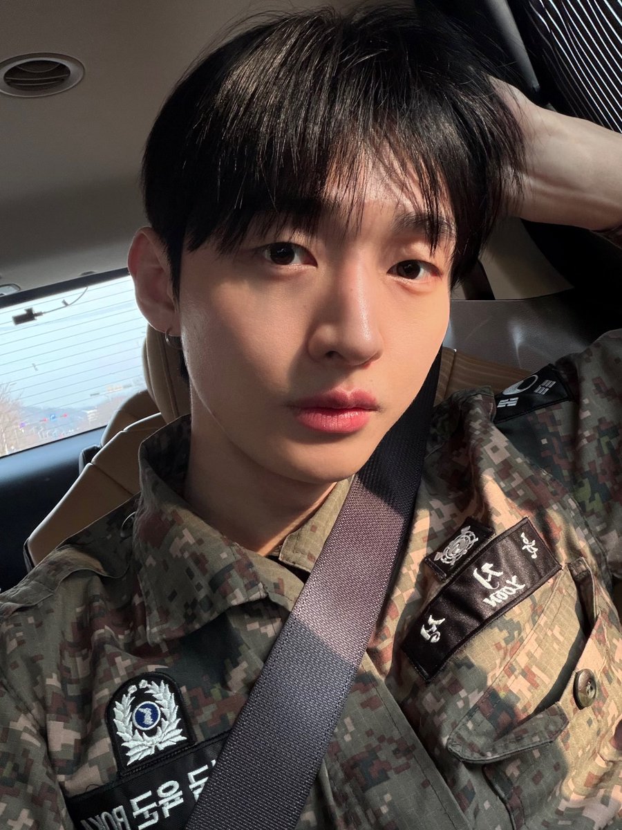 뭔?너원? tweet media