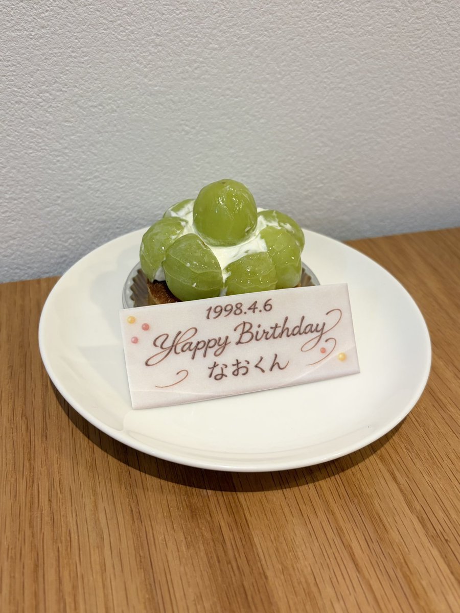 めいこ tweet media