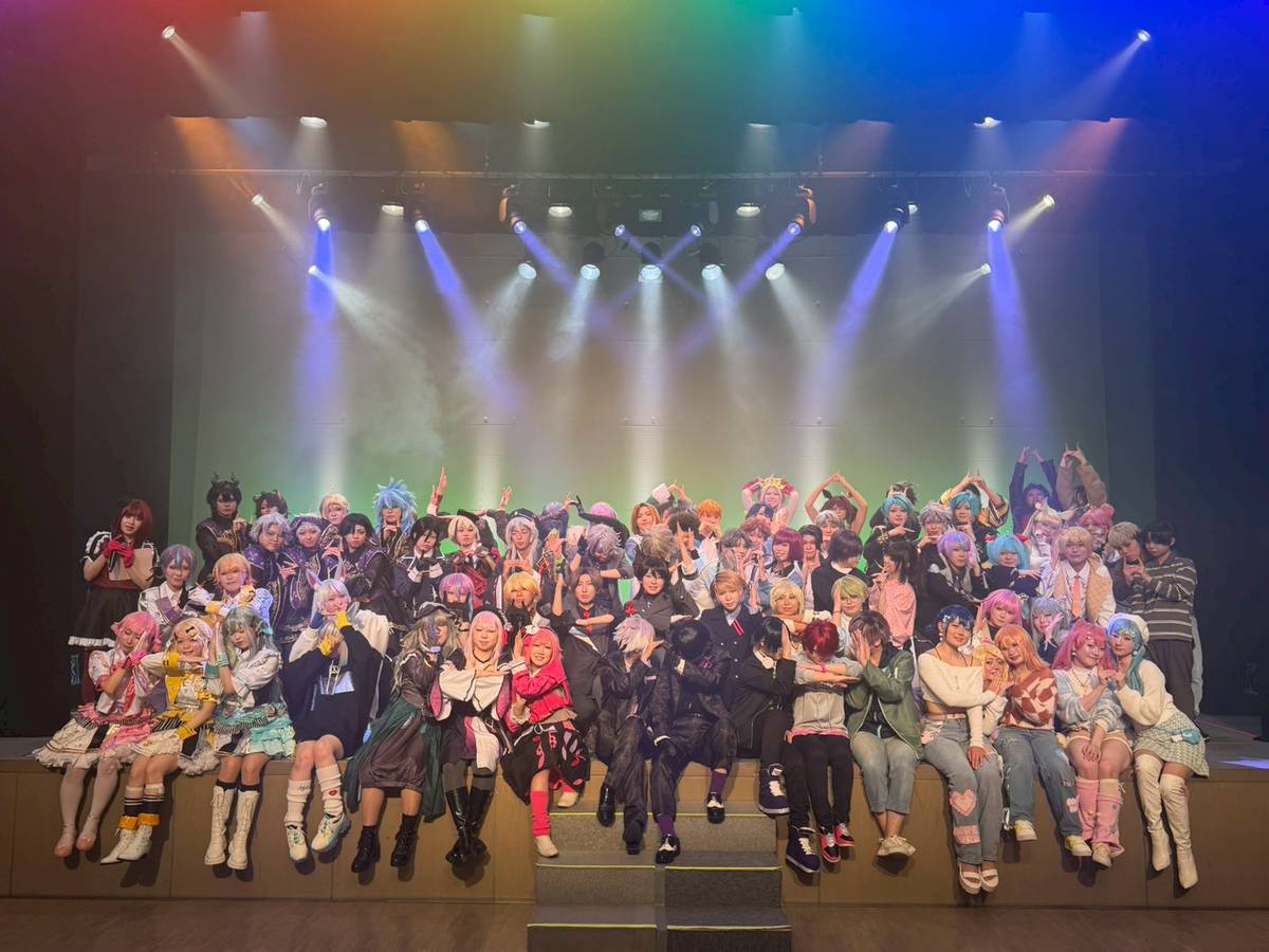 はれコス tweet media