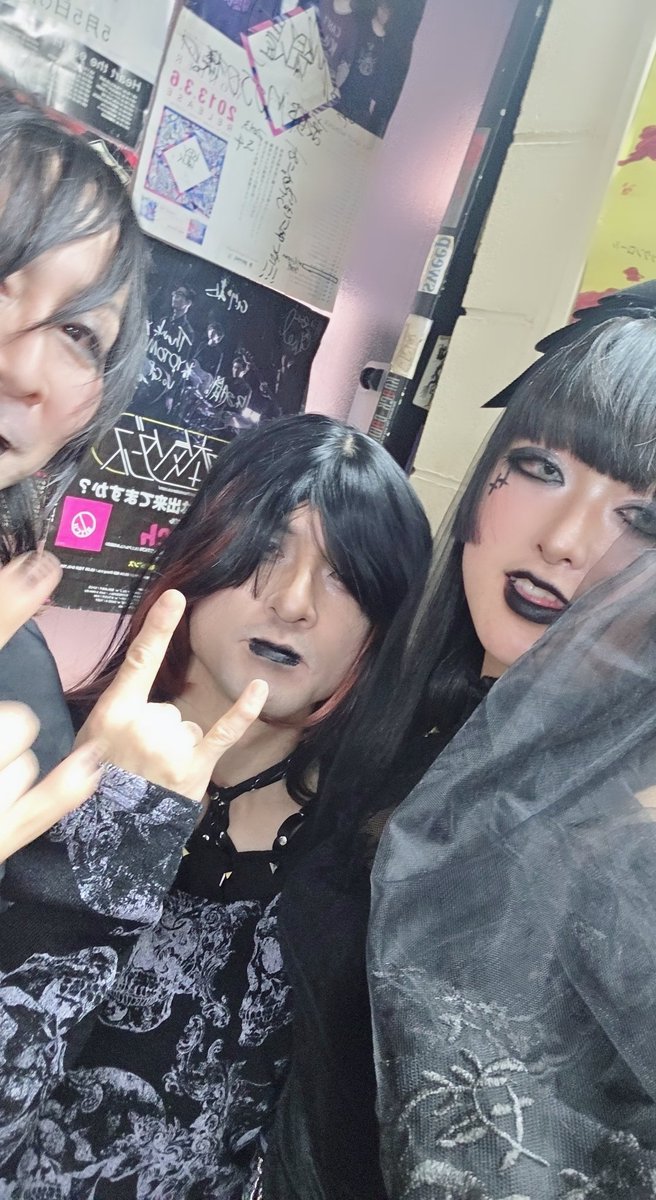 AnotherDazzling's tweet photo. 4/5 京都MOJO
皆様ありがとうございました😊
新体制初のLIVEでした、盛り上がって頂き大変嬉しかったです✨
今後ともよろしくお願いします！ https://t.co/17YXjpXgzc