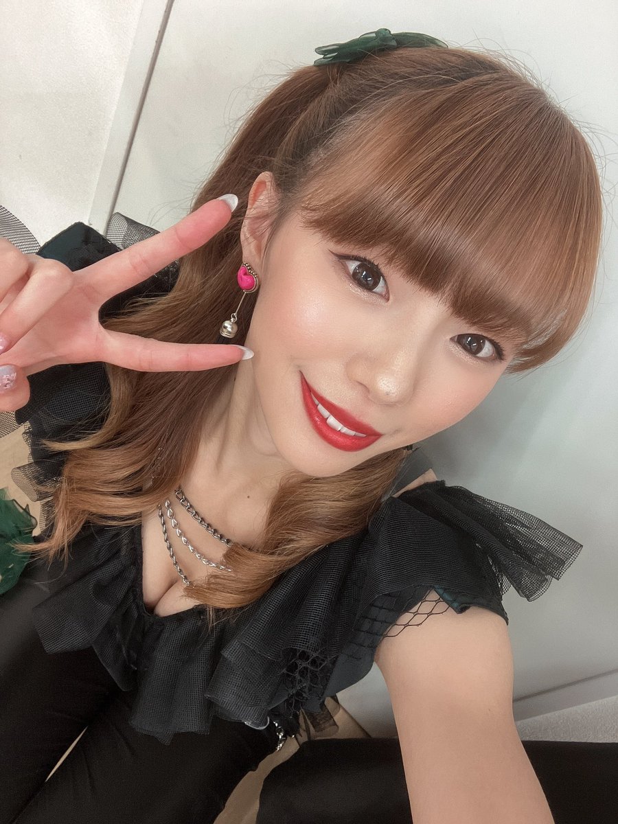 namikimisaki's tweet image. 📍五反田G7 セカイベフェス🌏

夜遅い出演でしたが、駆けつけてくれて本当にありがとうございました🙇‍♀️
会いに来てくれて凄く嬉しかったよ💖
2本通しで来てくれた方、本当に感謝いっぱいです😭✨そして、韓国から来てくれた方、明日お仕事にも関わらず会いに来てくれた方、みんな感謝です🥹幸せ❤️ALT⇩