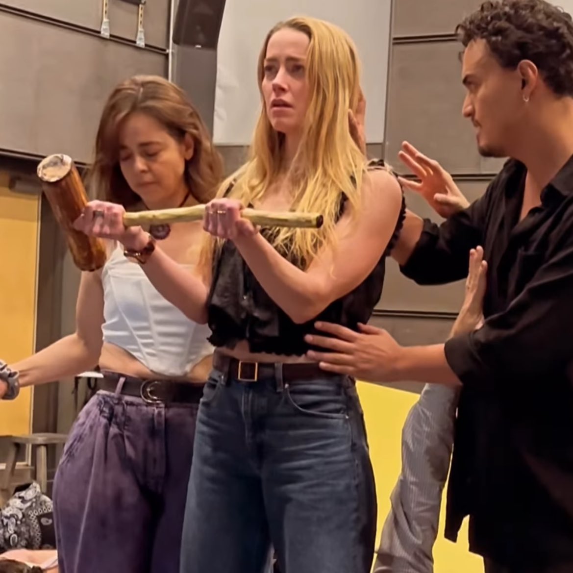 Delusional Amber Turd Takes tweet media