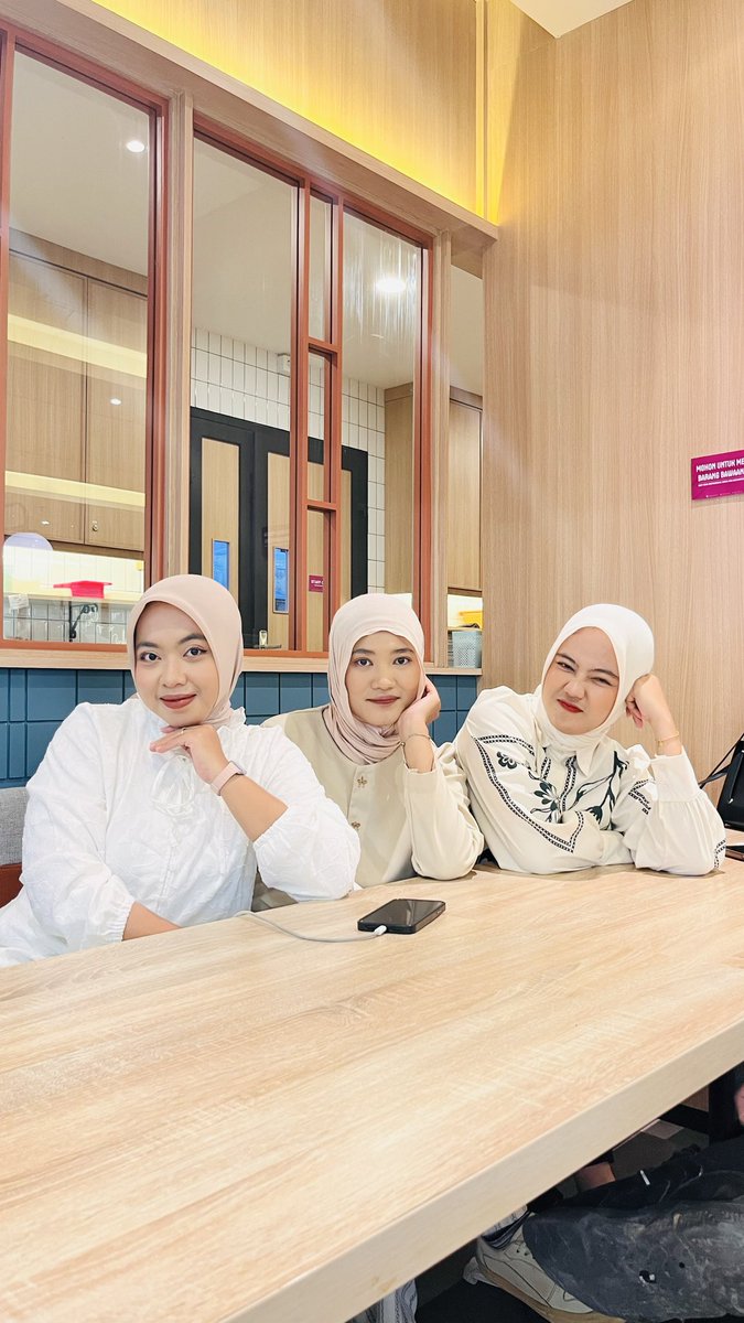 nett's talking tweet media