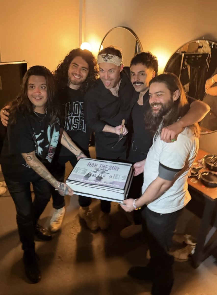 pax 𓇶🛩️ HTS 4/29 tweet media