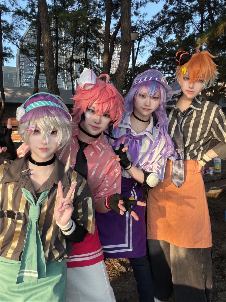 つき tweet media
