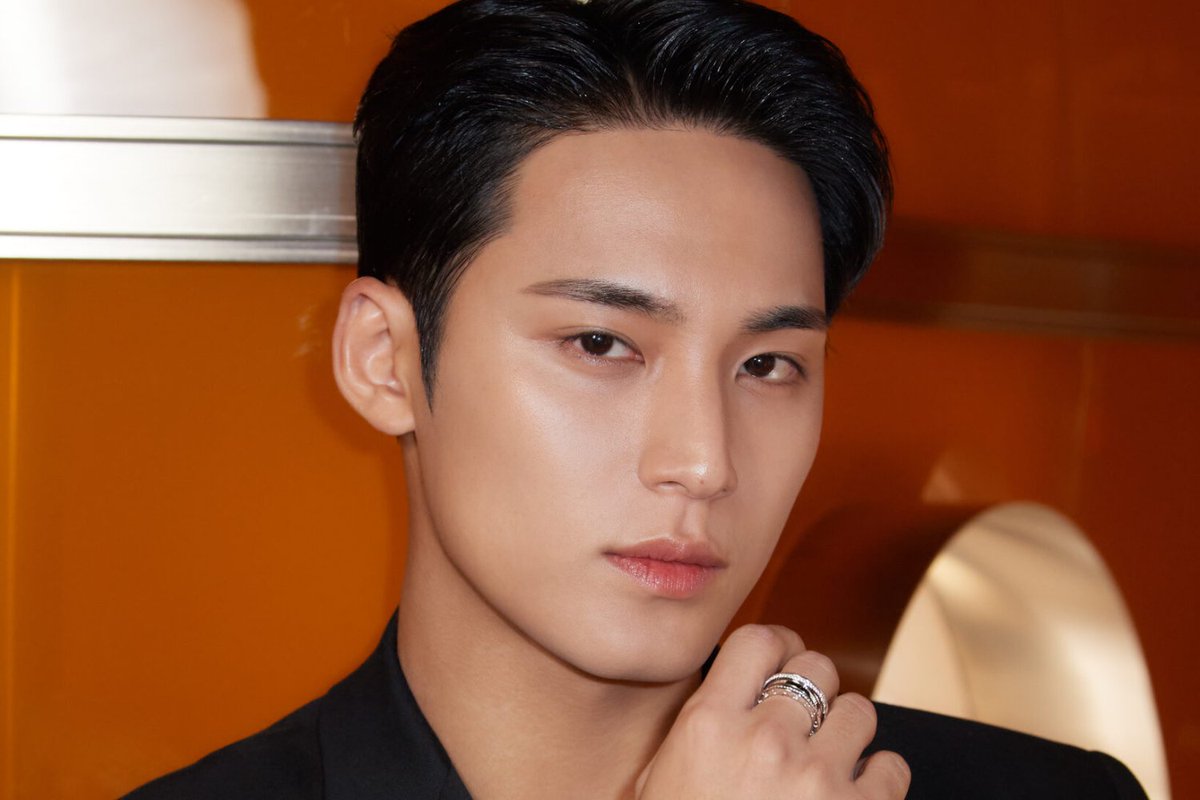 Happy 29th birthday to MINGYU from SEVENTEEN! 🥳🎉