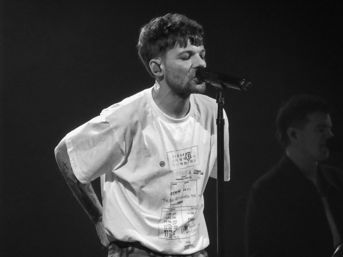 jula ★ tweet media