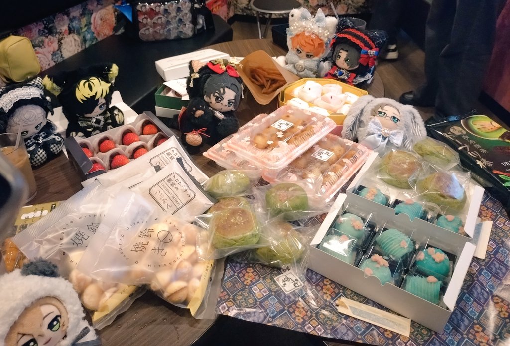 和菓子パーティー🍡🍘🍪🍵
むっちゃ楽しかったし美味しかった🤤ご参加してくれた方ありがとね〜！