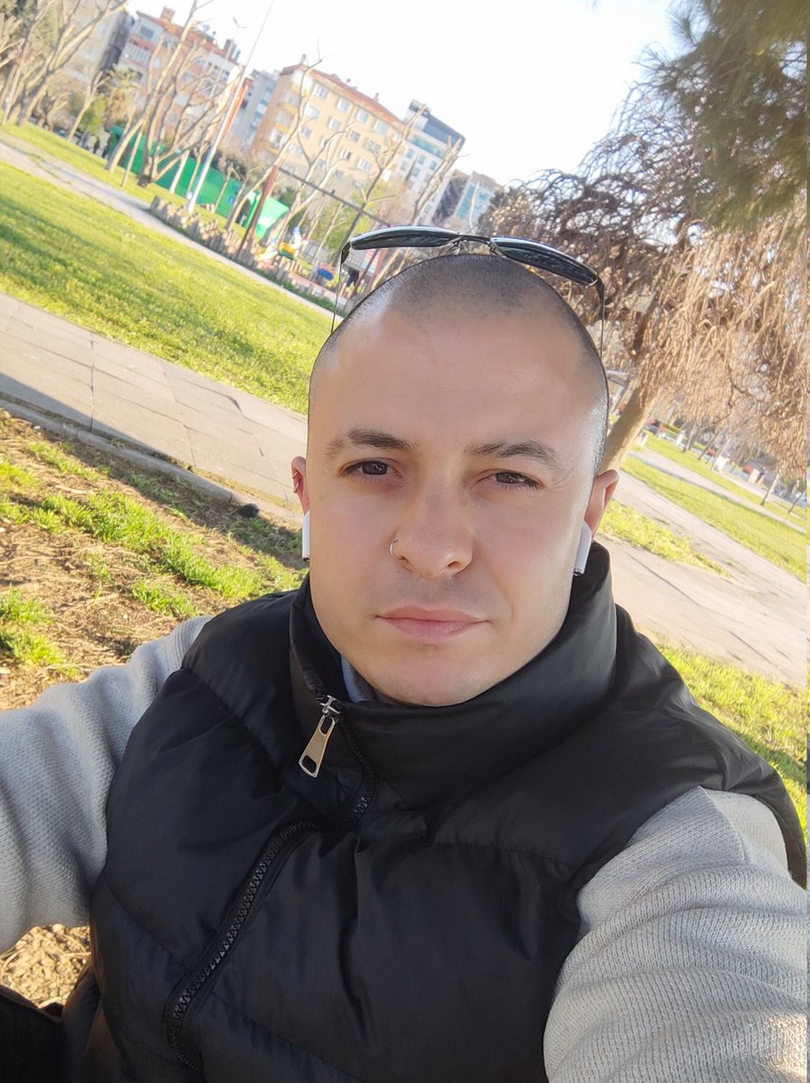 oktay tweet media