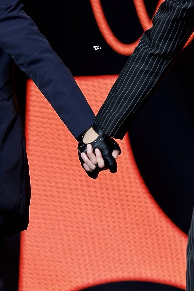 JustLove tweet media