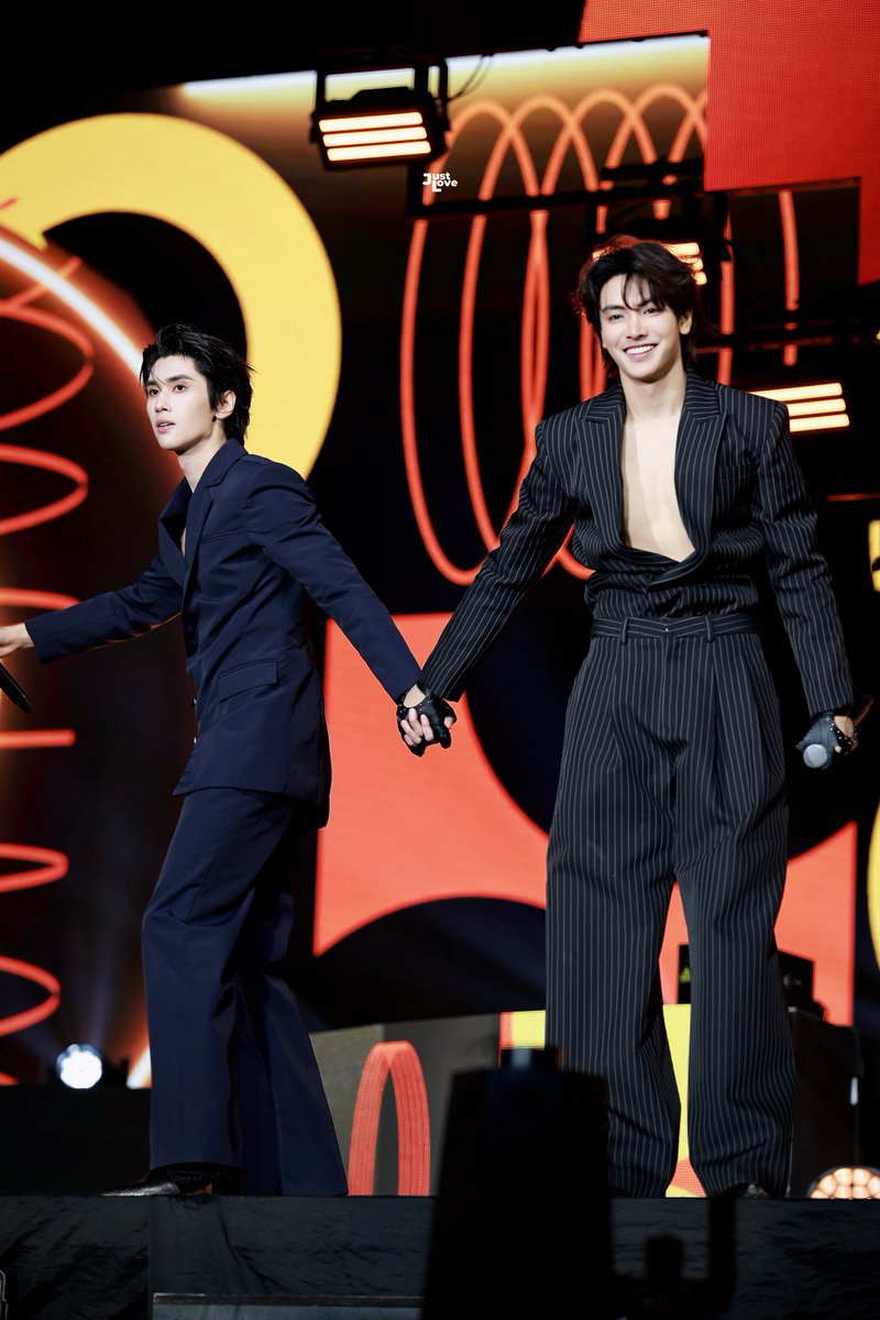 JustLove tweet media