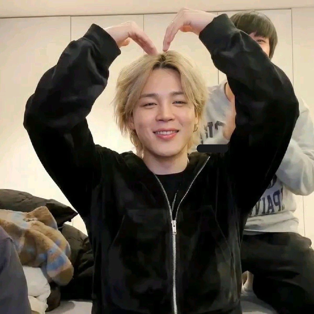 belleโท โก tweet media