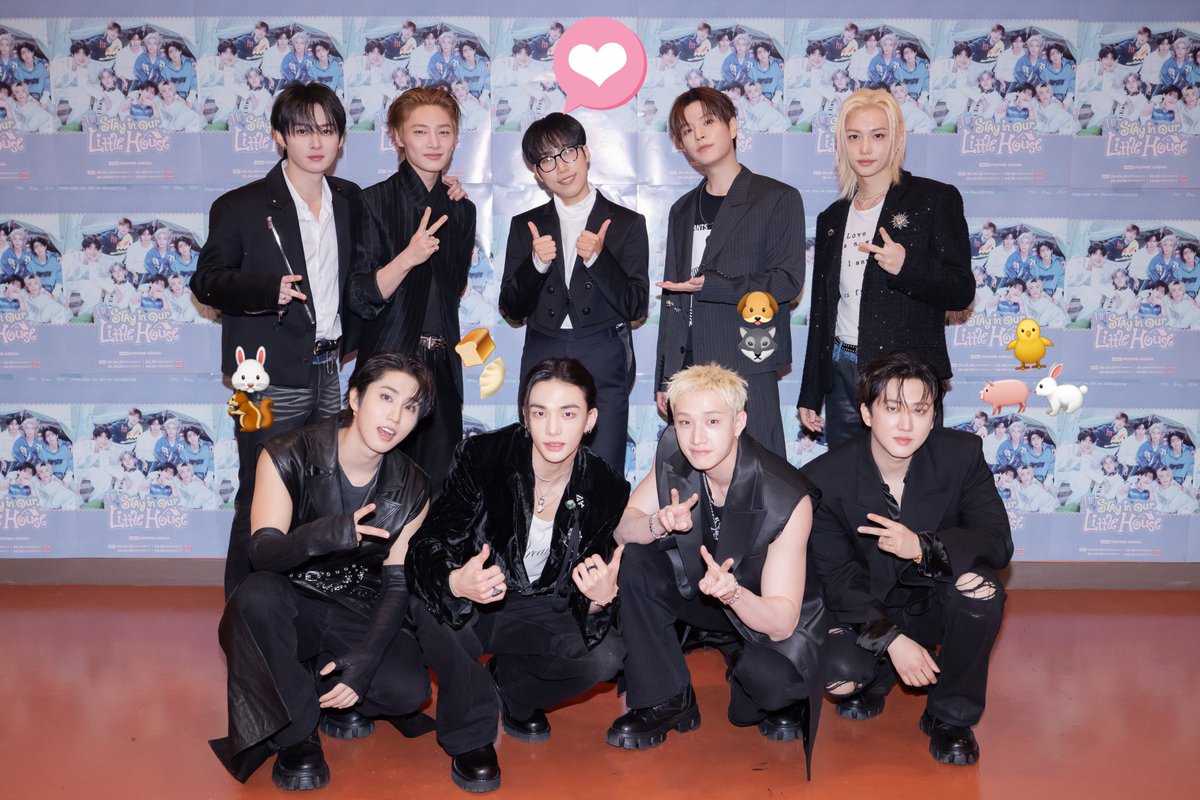 changlix_alert's tweet photo. Ternyata pasusu CEMARA nya special buat Last Day Fanmeet gaes 🌲☺️
#skz_cemara #MinSung #HyunIn #ChanMin #ChangLix
#SKZ_6TH_FANMEETING
#STAY_in_Our_Little_House https://t.co/AcjfetDugB