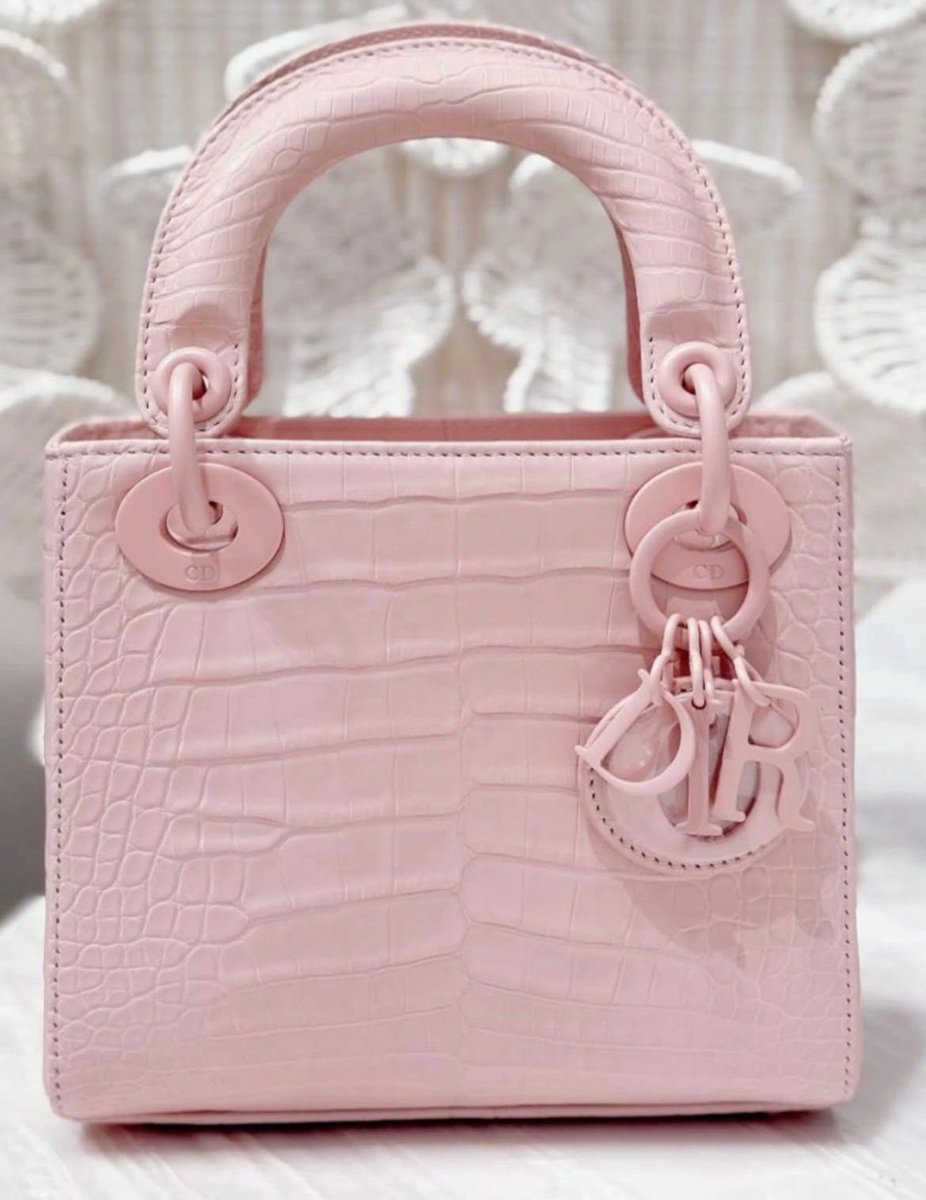 luxafriqueshop's tweet image. The Lady Dior Matte Croc is the ultimate power play for the collector who has seen it all. 

DM our #PersonalShopper team to learn more! Or tap the link in the bio 🔗

#LadyDior #DiorExotics #MatteLuxury