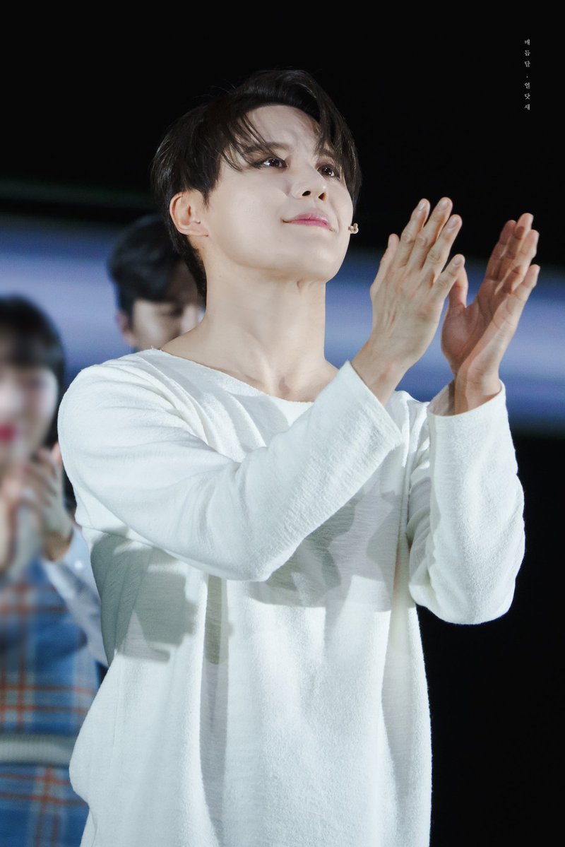 매듭달 열닷새 tweet media