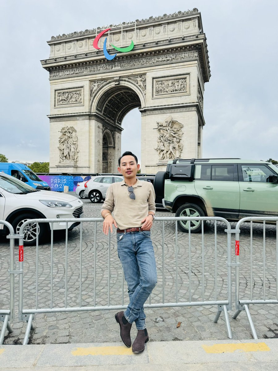 ຮູ ບ ຂ້ ອ ຍ ເ ອ ງ🪐 tweet media