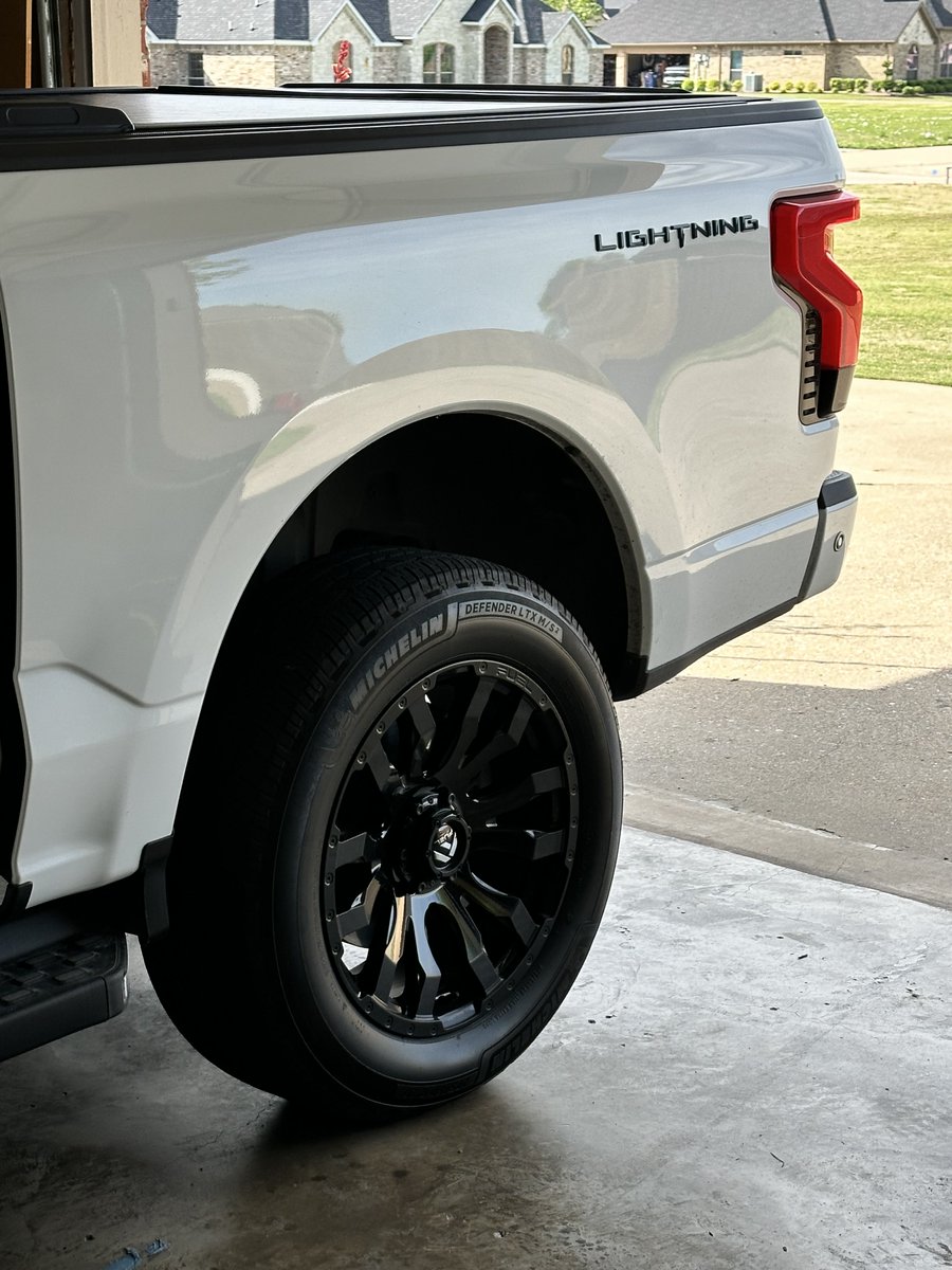 Kevin at Lawn & Order Texas Edition tweet media