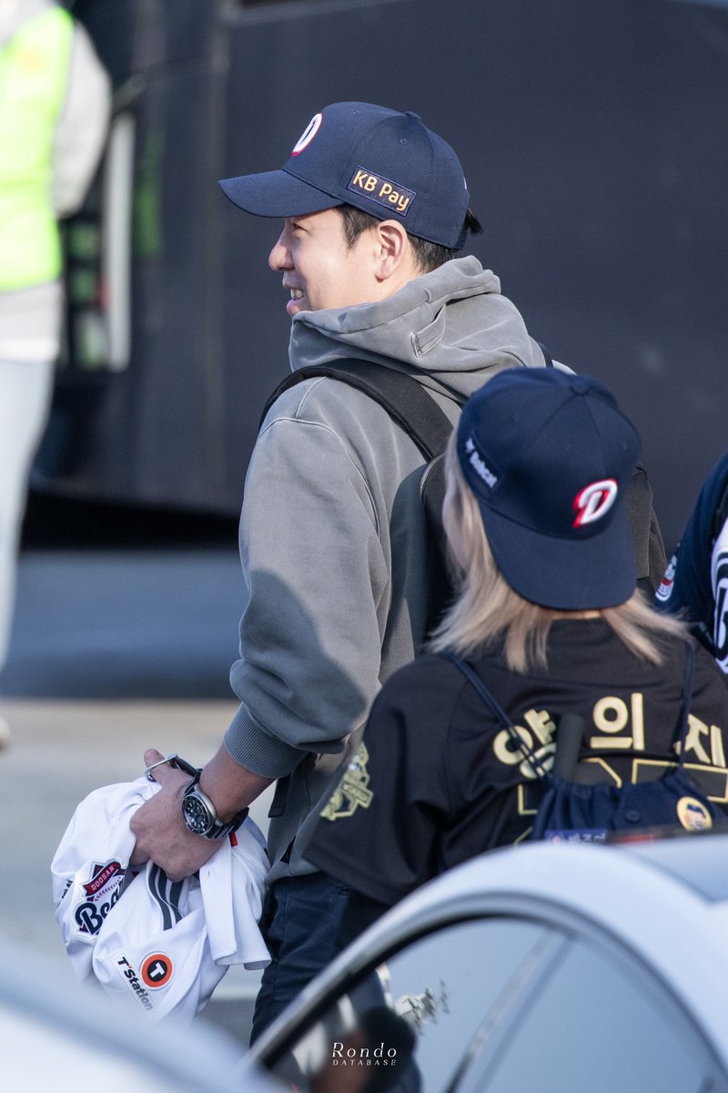 론도 tweet media