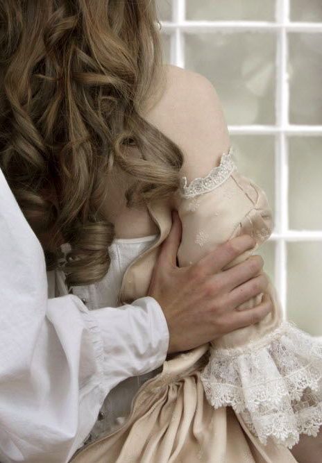 Gio 📖 Coroa da meia noite tweet media