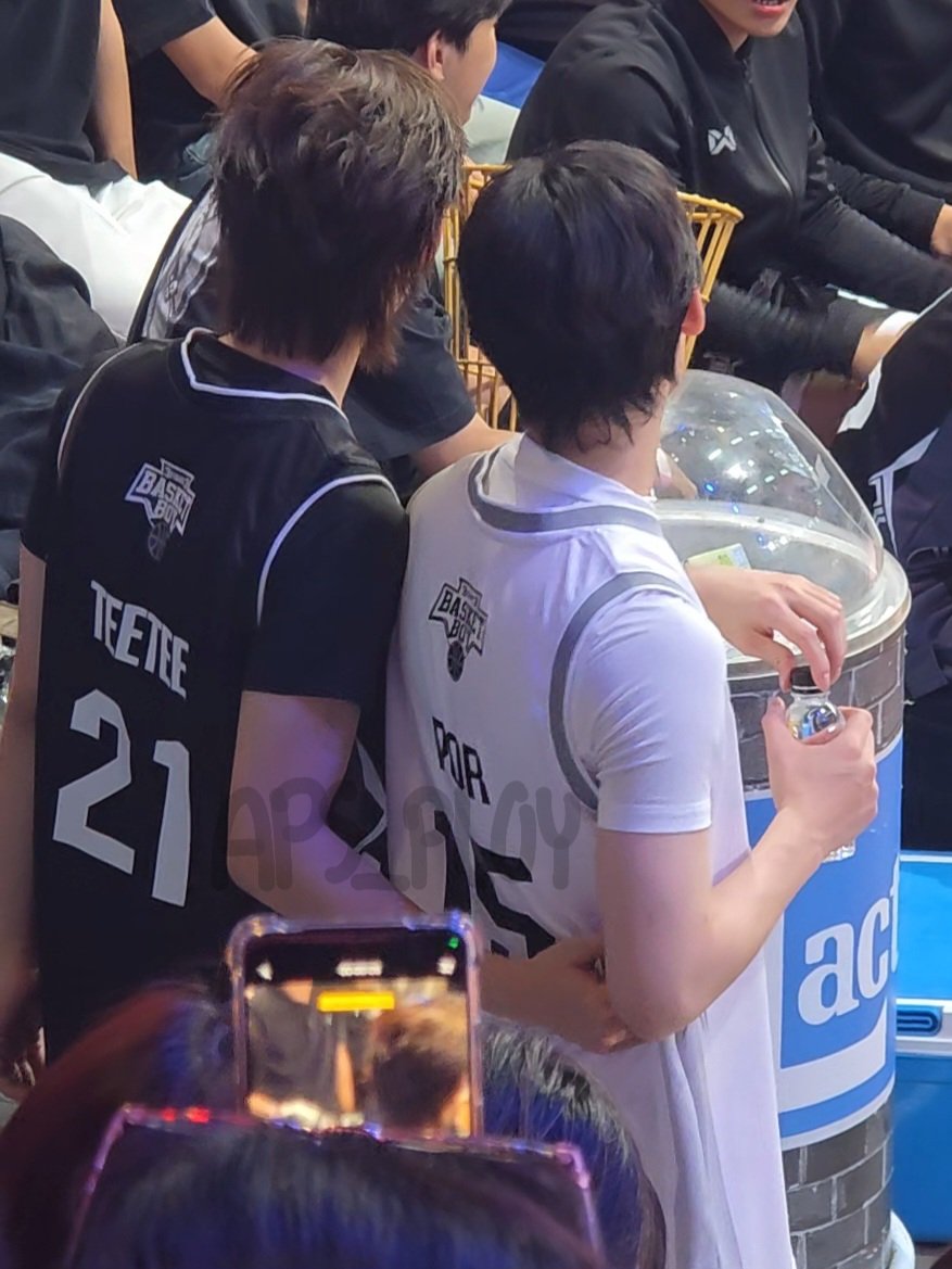 ivy ୨ৎ dwy tweet media