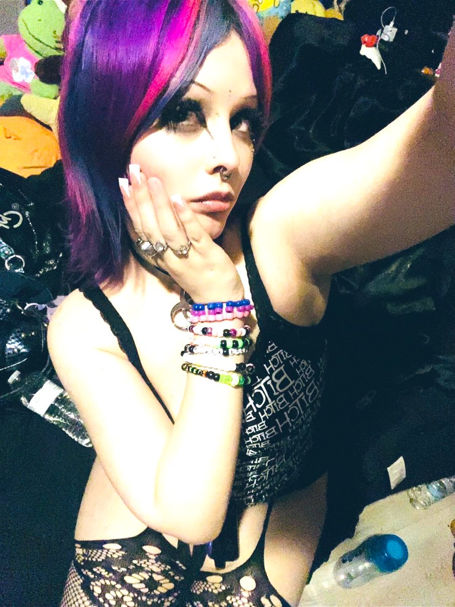 𝐀𝐥𝐢𝐧𝐚 ✶ tweet media