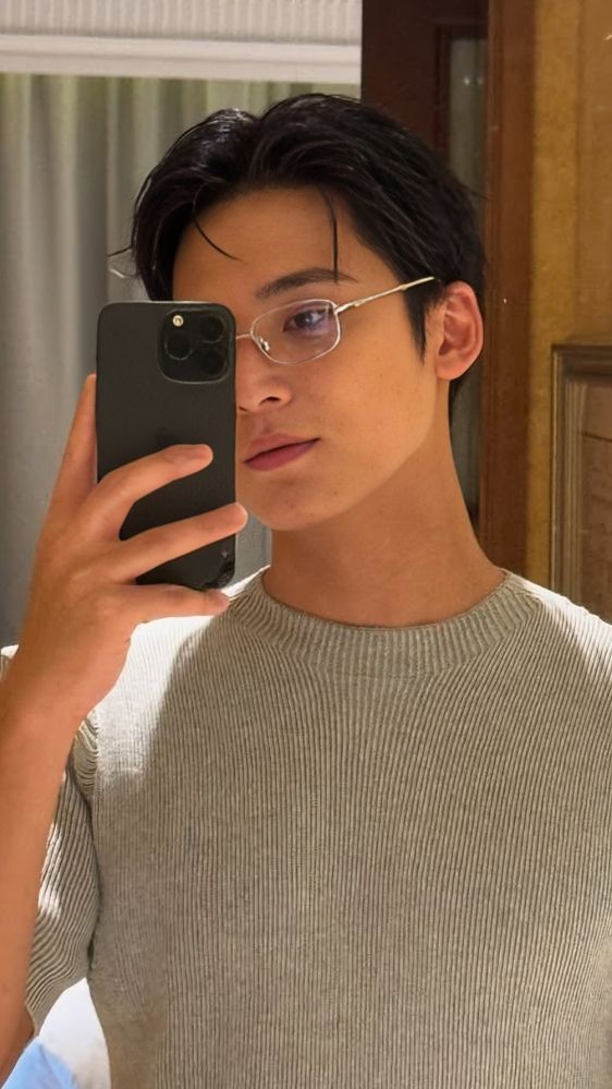 #v8ִ ࣪𖤐 tweet media