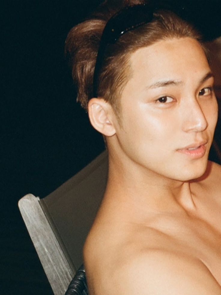 #v8ִ ࣪𖤐 tweet media