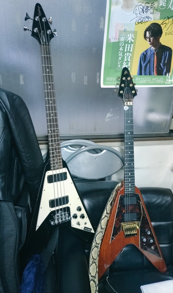 sphr_yj_bass's tweet photo. 長くて長い、それでいて激熱い一日が終わりました。
観に来ていただいた皆様、対バンの皆様、楽しいひと時を有難う！

でも出来は近年ではかなり悪い部類でした…
反省すべき点は反省し次回に活かします。

ってな訳で次回5/31、戦国大統領、ヨロシク🤘
メタルは裏切らないっ‼️ https://t.co/Gp7eAppI98