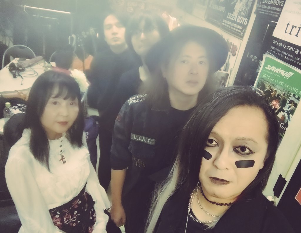 sphr_yj_bass's tweet photo. 長くて長い、それでいて激熱い一日が終わりました。
観に来ていただいた皆様、対バンの皆様、楽しいひと時を有難う！

でも出来は近年ではかなり悪い部類でした…
反省すべき点は反省し次回に活かします。

ってな訳で次回5/31、戦国大統領、ヨロシク🤘
メタルは裏切らないっ‼️ https://t.co/Gp7eAppI98