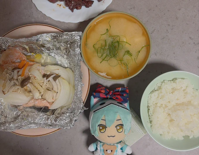 めちゃくちゃとんでもなくデカいシャケを手に入れたのでありえないくらいデカいホイル焼きをしました 美味すぎた