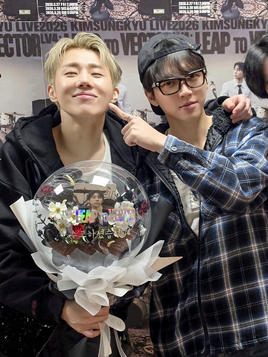 근데이거보면ㅈㄴ배불러짐 오늘부터 밥 안 먹고 이사진만 보면서 다이어트 한다