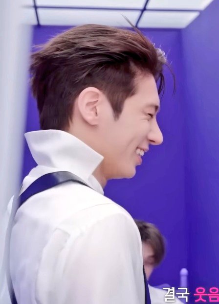 LALA(◑·◑)𝗧𝗫𝗧𝑻𝑯𝑶𝑹𝑵 tweet media