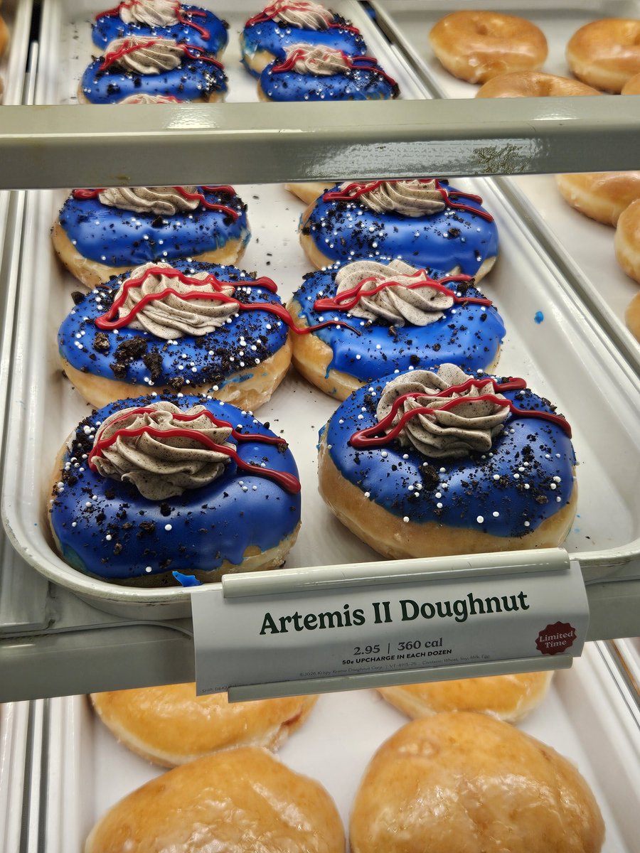 Sir Voodoo tweet media