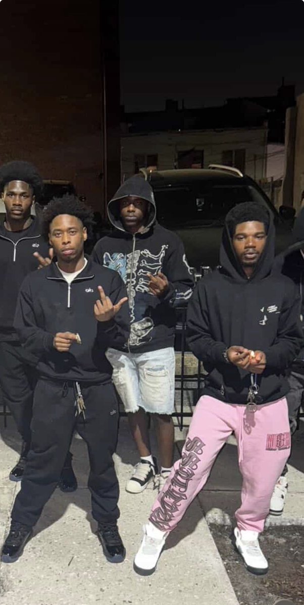 Se1fMadeYoungan's tweet image. Besides the bs life great❤️💯 #Sandbox #SMY🫶🏾