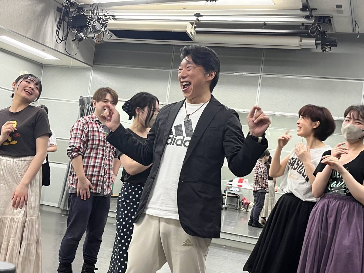 tcmltt_2025's tweet photo. 『改心の先に』

お稽古、順調に進んでおります！
本日で全ての振り付けとミザンスが付きました！
作品の世界観��見えてきて、完成がますます楽しみです。
ここから一気に仕上げていきます🔥

#夜明けMLTT2026
#MLTT https://t.co/mjySSzV9OG