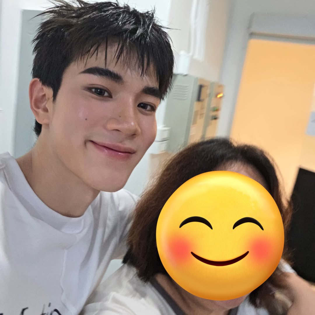 ไอซ์ 𝜗𝜚 tweet media