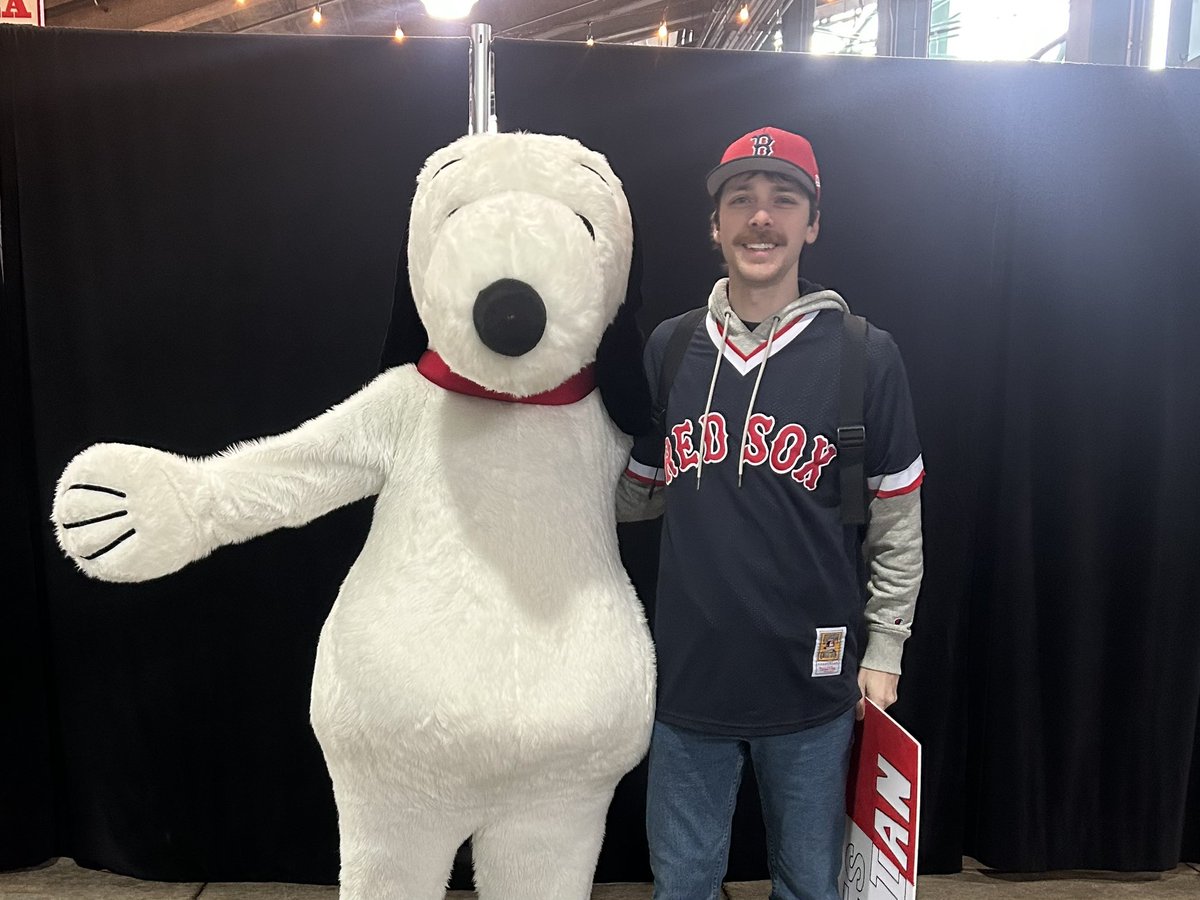 SoxSigns's tweet photo. My GF: “Are you coming to Easter brunch with my family?”

Me: “Sorry, something came up.” https://t.co/zaZiimMFtW