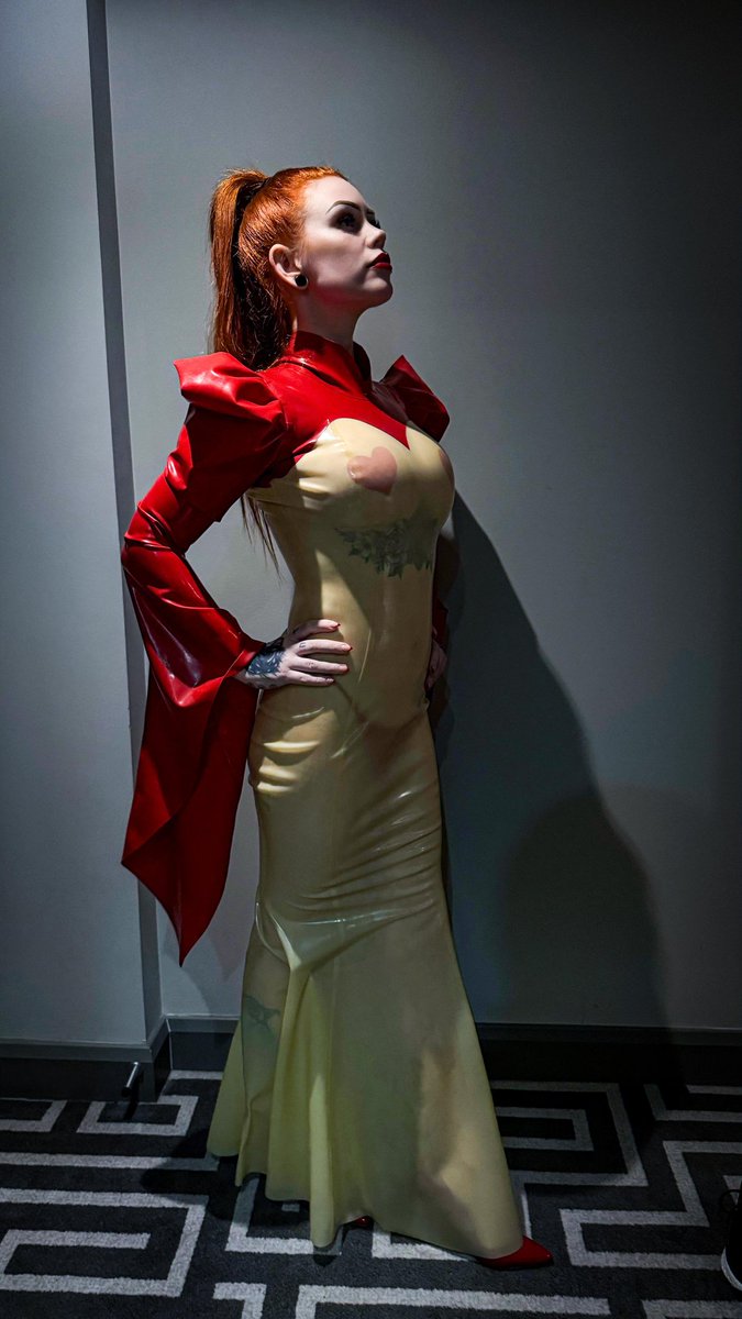 missjaynedoexo's tweet photo. Had a blast at @Official__FWL in the beautiful @JaneDoeLatex gown 🥰 https://t.co/cV8IQPiMRi