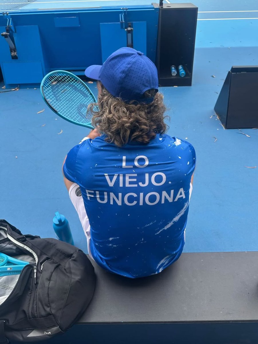 HONOR a Marco Trungelliti.

Un ejemplo de que NUNCA hay que darse por vencido.

Un LUCHADOR del tenis.