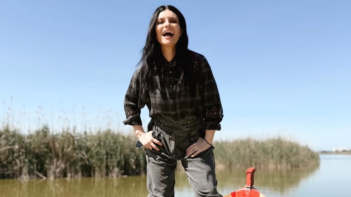 Laura Pausini tweet media