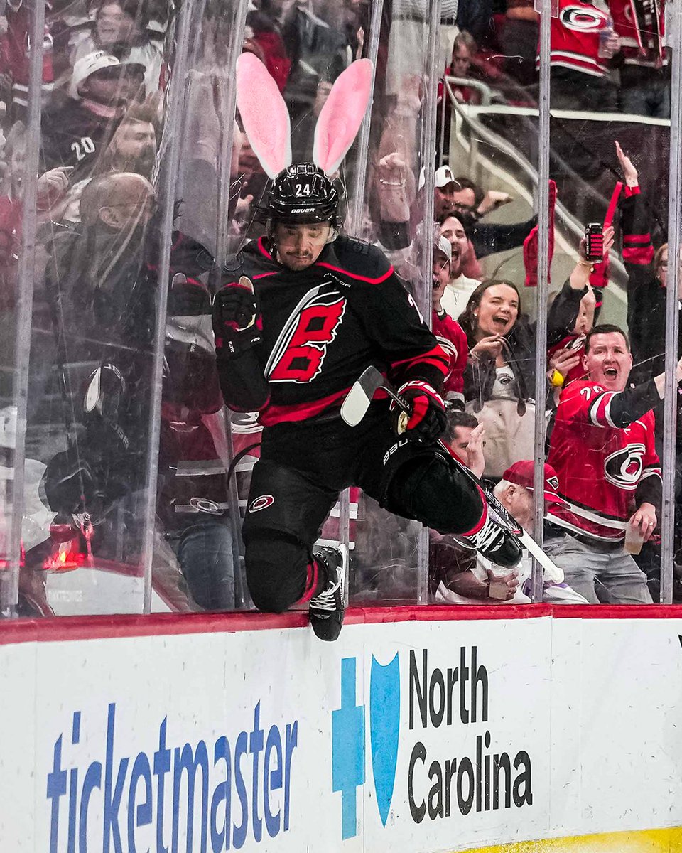 x - Carolina Hurricanes tweet media