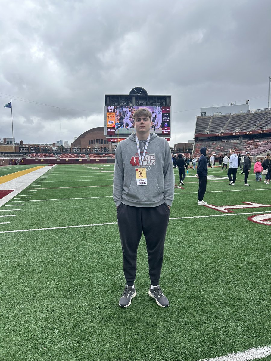 EvanLeibfried's tweet photo. I had a great time at @GopherFootball yesterday and seeing what it was about! Thanks for @nick20lee for having me out!
@BarnevldHoreb @Matt_Goff13 @coachsaint25 https://t.co/v1NxrZmTft