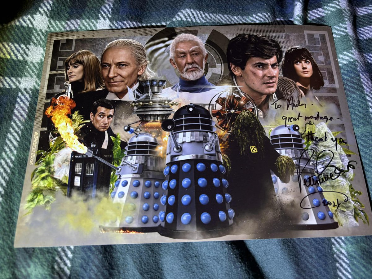 andyhackett1972's tweet photo. My thanks to David Bickerstaff for getting the great @purves_peter to sign my design, and thanks to @ThePrydonian once again for his Daleks. Looks like it was a great day, fandom all at peace...sad to have missed it #doctorwho #peterpurves https://t.co/o57E48bE1n