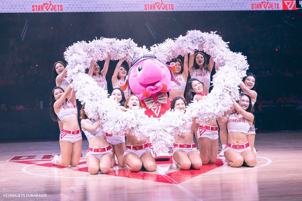 18にちかんのBリーグマスコットオブザイヤーおしまい。まいにち、ぼくにいっぱいのアイおとどけてくれてホントにありがゾウ！とってもたいへんだったけど、みんなのアイのおかげでたのしみながらはしりきれたの。だいかんしゃ！これからたくさんおんがえしできるようにがんばるから、よろしく♪るん♪