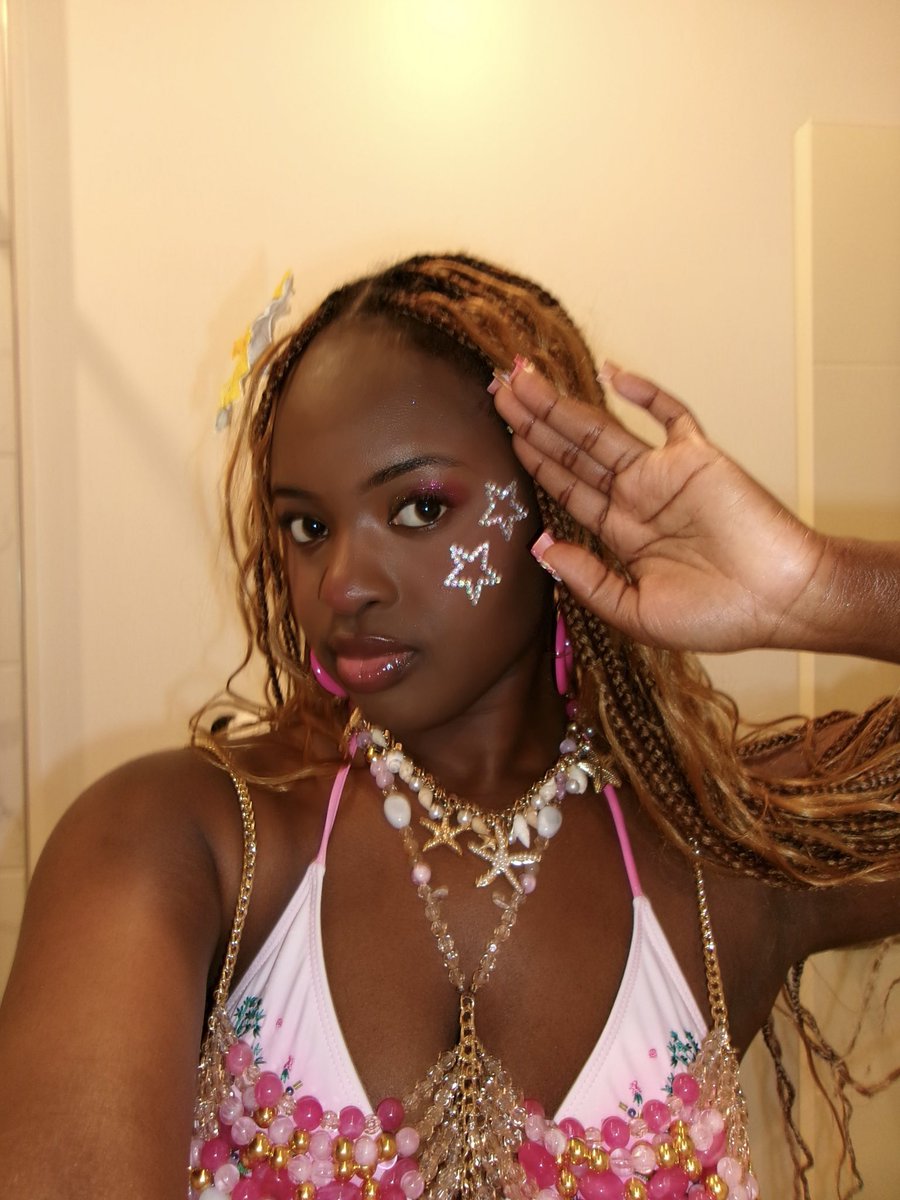 rina 𐚁 is a child of divorce tweet media