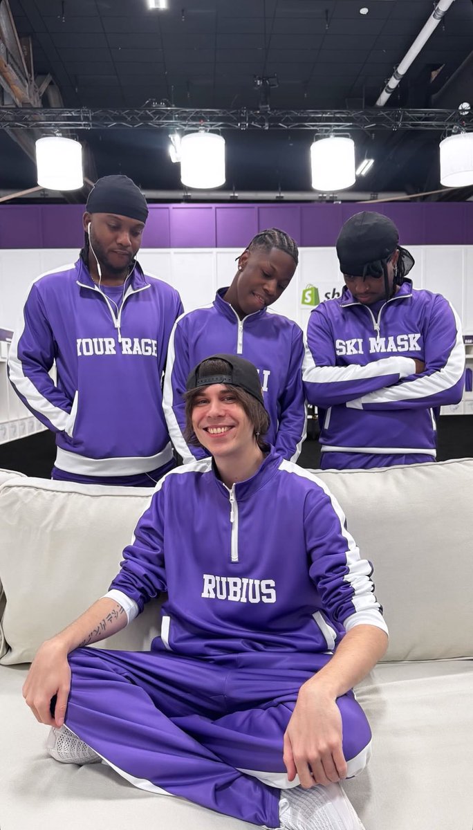 eshu 🪐 tweet media