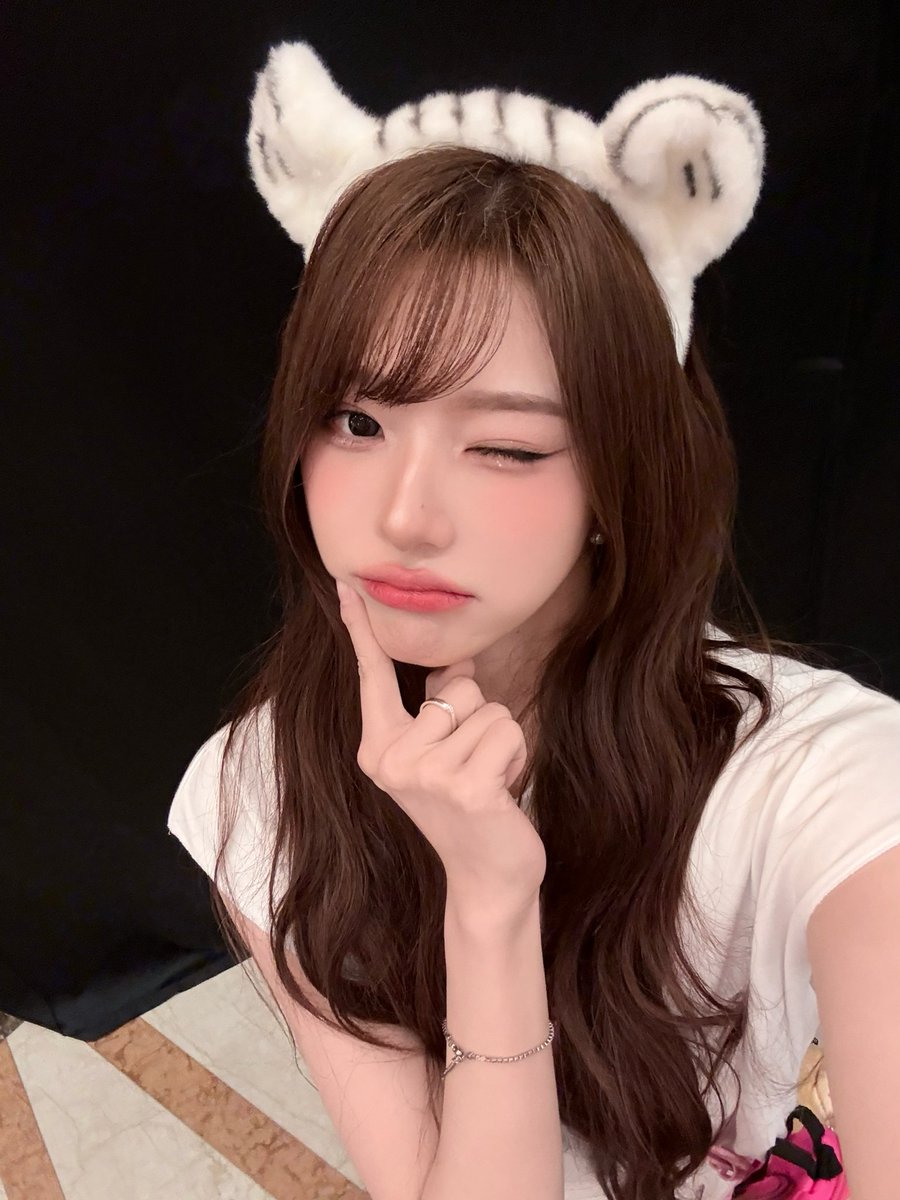 저슷띠 tweet media